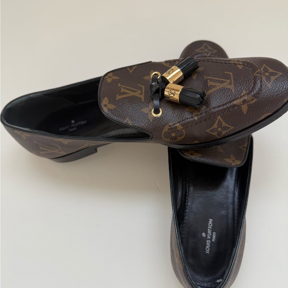 Louis Vuitton shoes - Picture 2 of 8